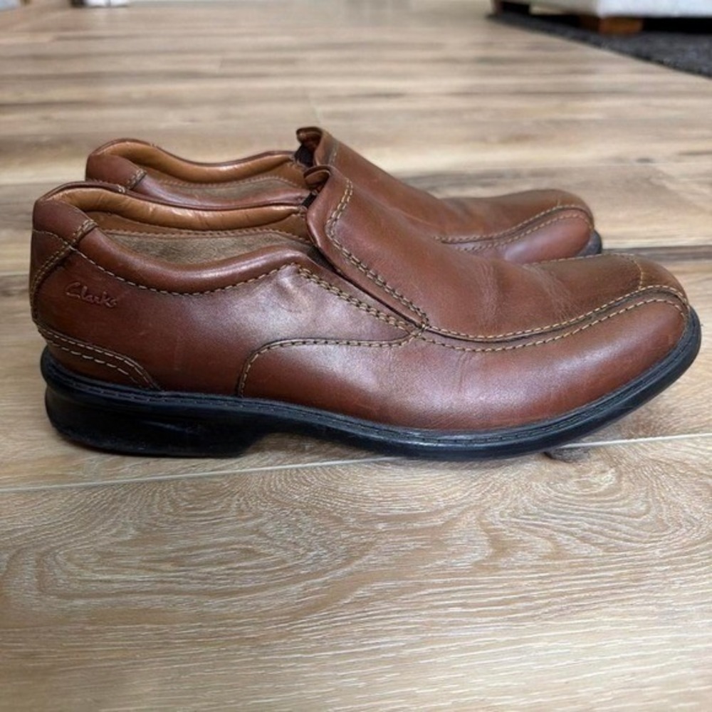 Clarks Men's Brown Genuine Leather Slip On Loafers Casual Driving Shoes Size 9